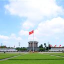 한국 배우 남보라, 사업가 남편과 함께 베트남 첫 방문에서 하노이 탐방